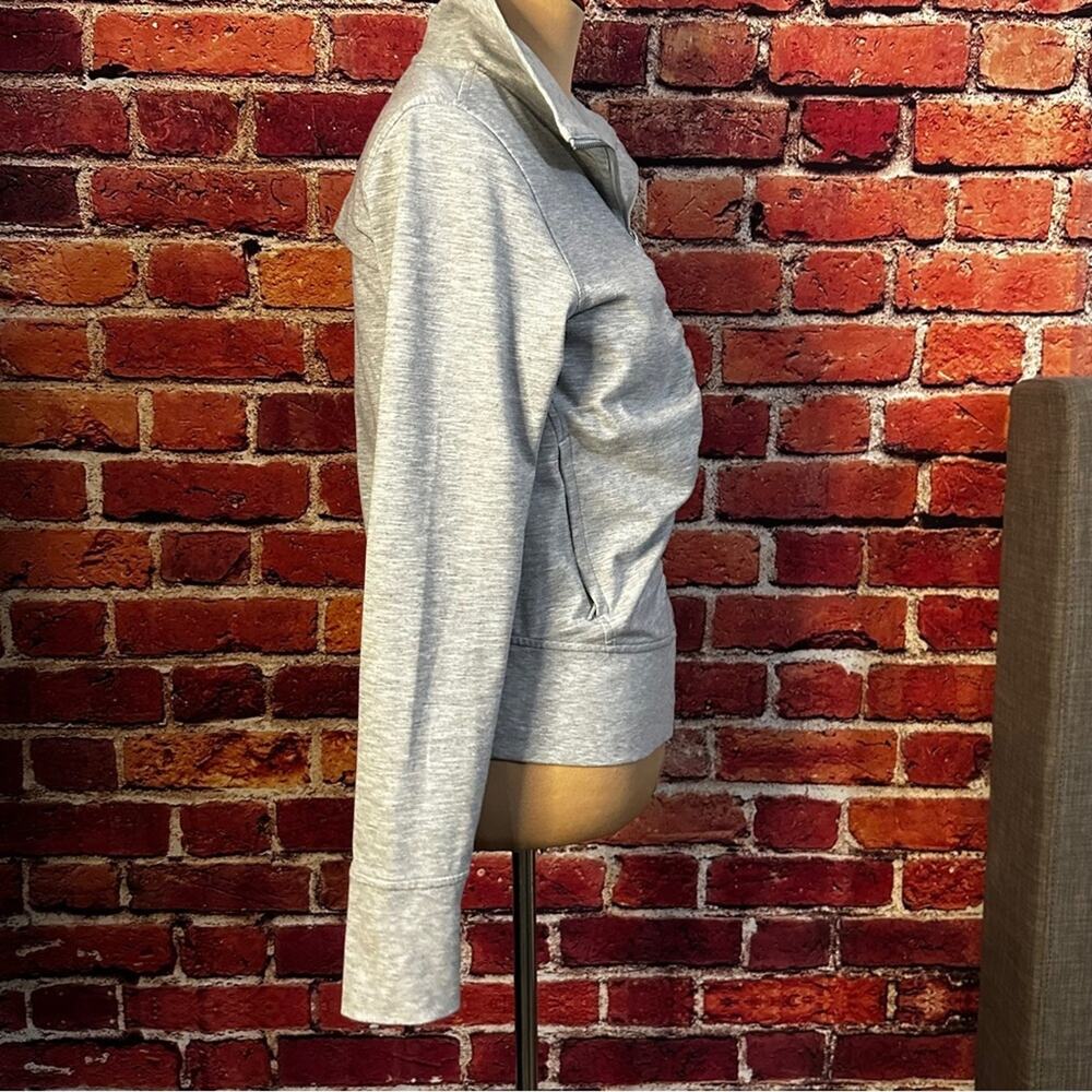 Lululemon jacket size 8 - Picture 7 of 9